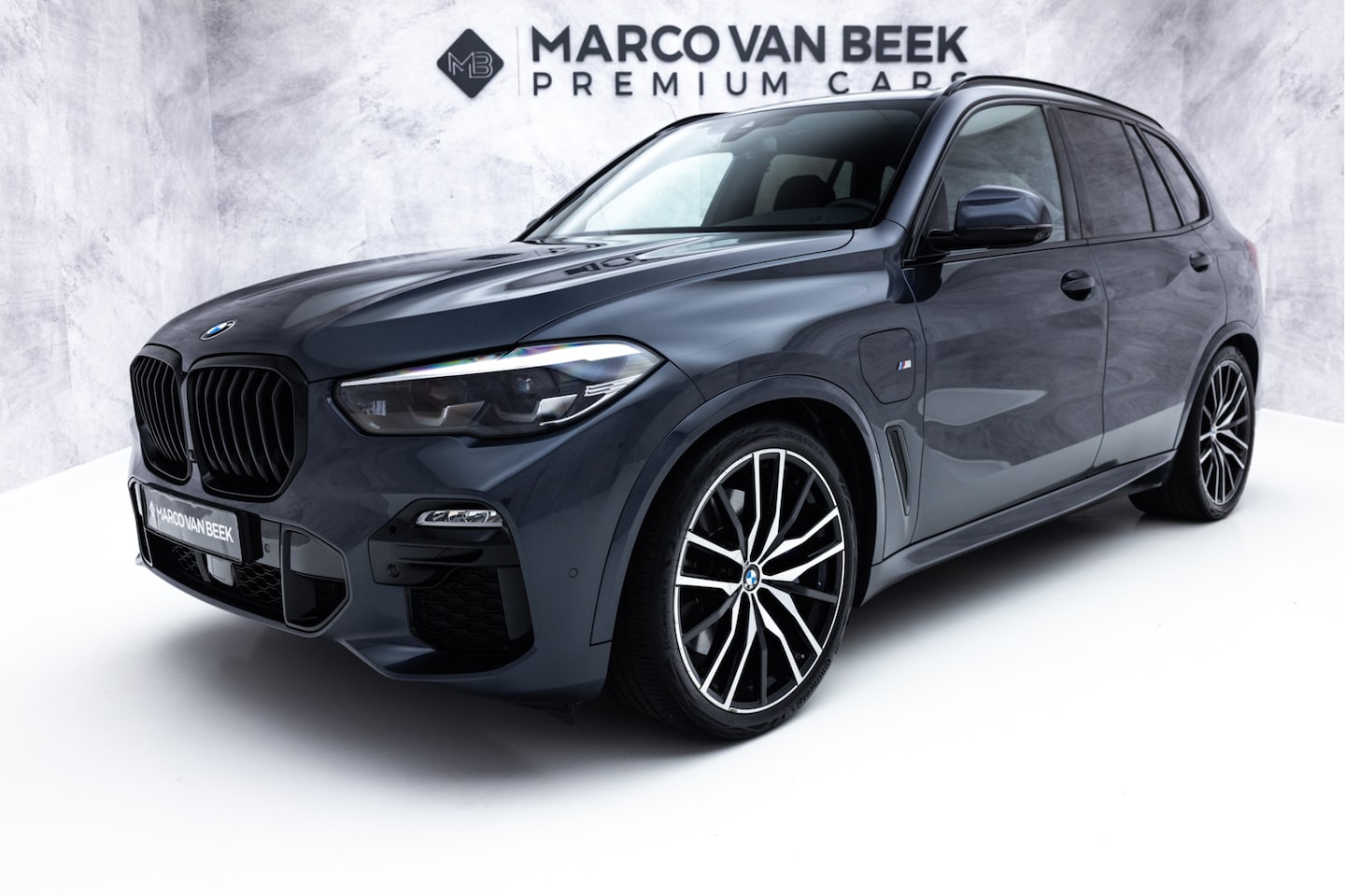 BMW X5 - xDrive45e High Executive | M-Sport | 22" | Harman-Kardon | ACC | E-Trekhaak - AutoWereld.nl