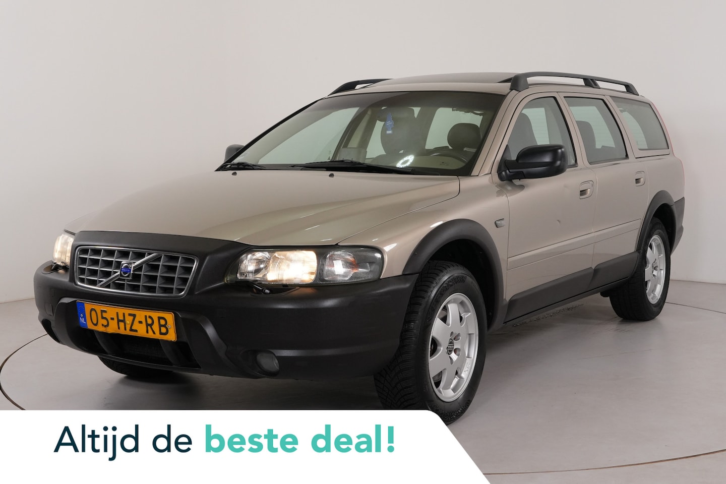Volvo V70 Cross Country - 2.4 T Geartr. Comf. | Blijvend Youngtimer | Cruise | Trekhaak | Lage stand | - AutoWereld.nl