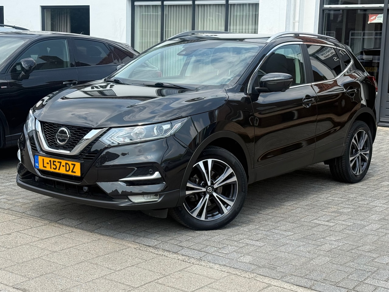 Nissan Qashqai - 1.3 DIG-T Design Edition 1.3 DIG-T Design Edition, Panoramadak,Apple Carplay/Android,Stoelverwarming,Trekhaak - AutoWereld.nl