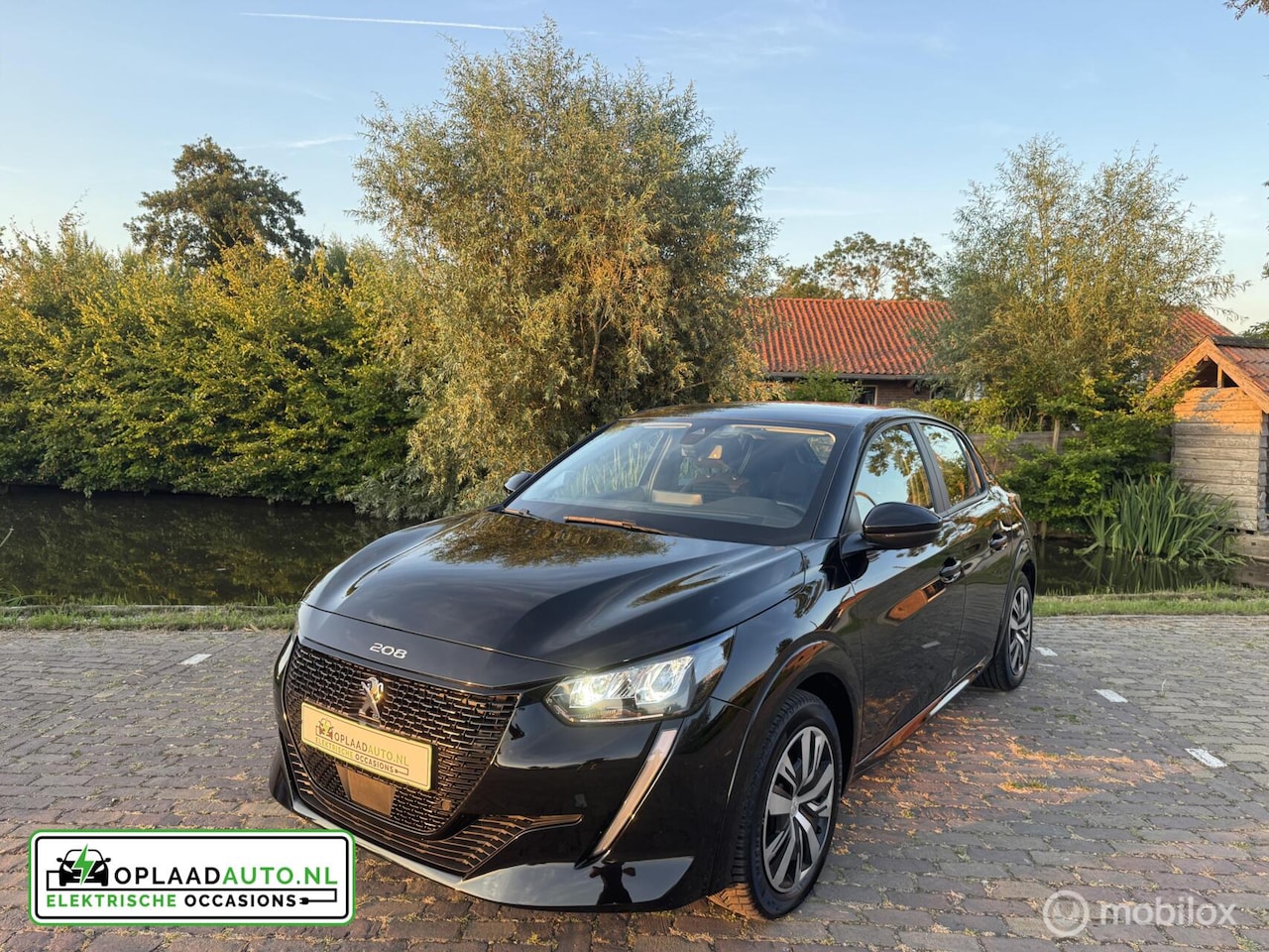 Peugeot e-208 - EV Active 50 kWh | 3-fase | Carplay - AutoWereld.nl