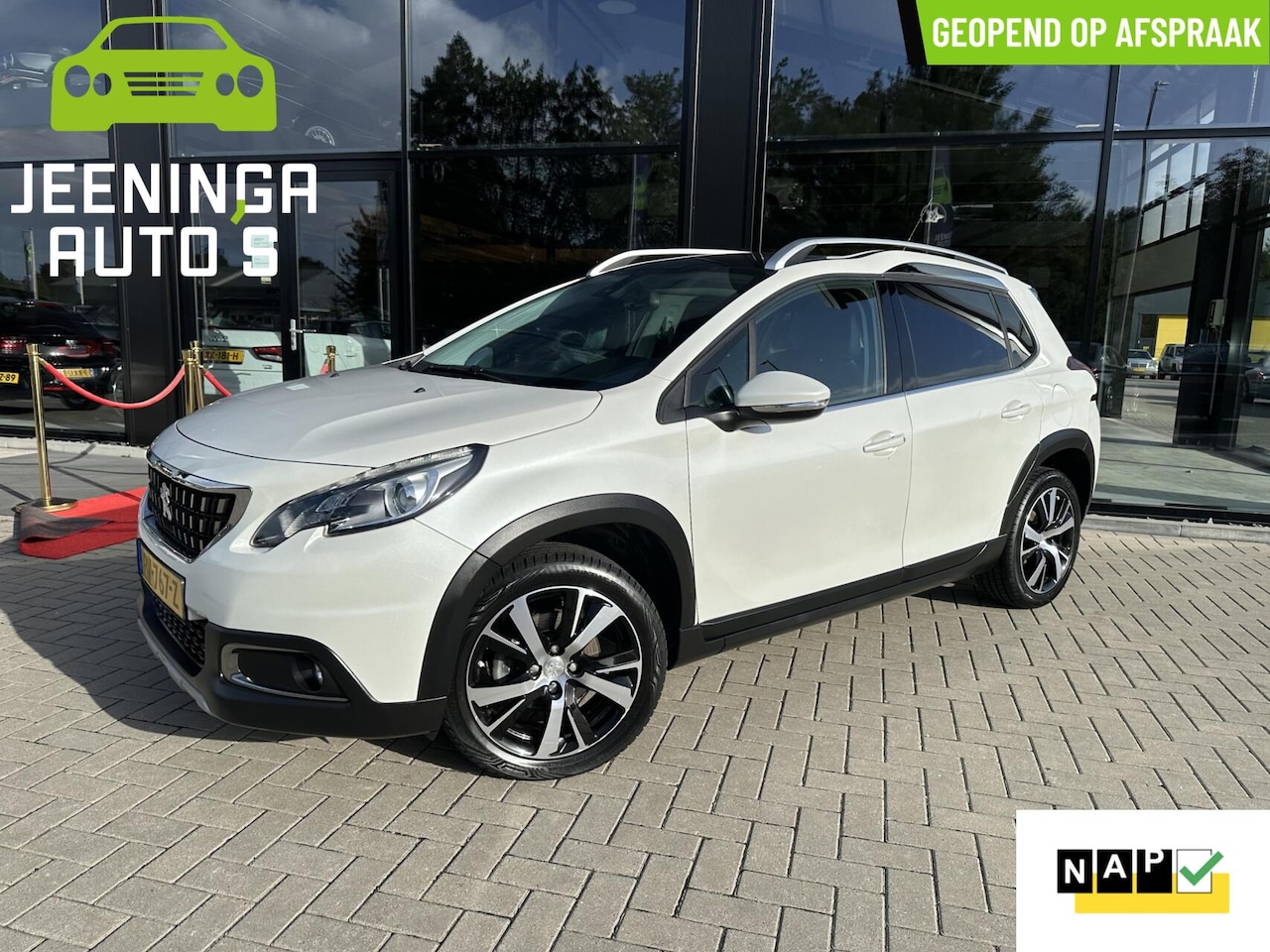 Peugeot 2008 - 1.2 PureTech |Camera|Pano|Trekhaak|Clima|LEES TEKST - AutoWereld.nl