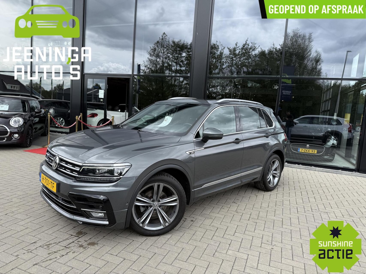 Volkswagen Tiguan - 1.5 TSI ACT Highline R-line |Pano |Camera|Stoelverwarming - AutoWereld.nl