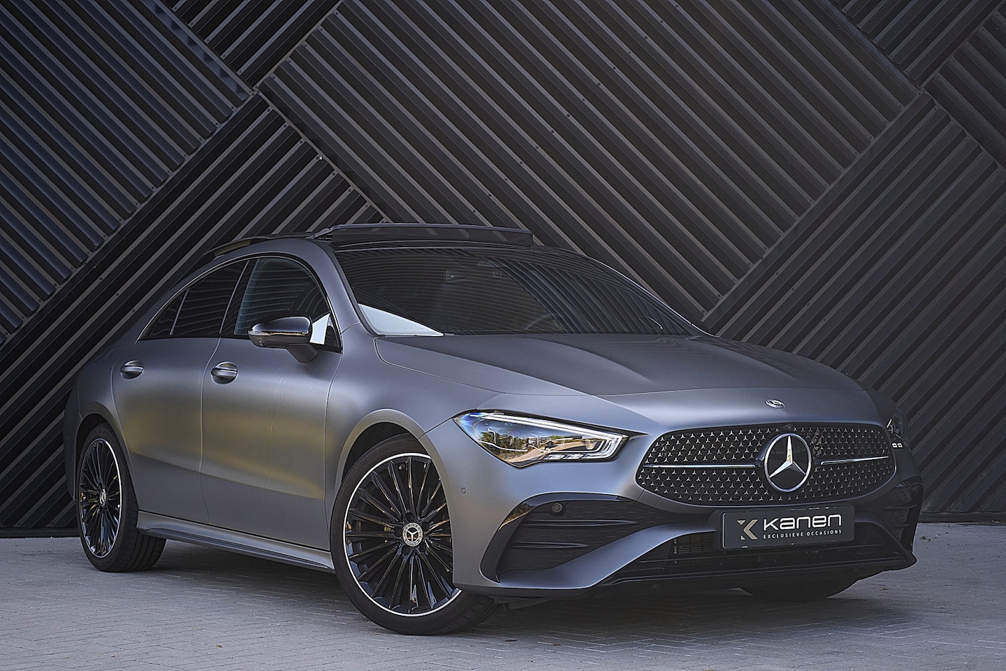 Mercedes-Benz CLA-Klasse - 180 AMG ACC Pano Memory 360 HUD IHC+ Ambient Keyless - AutoWereld.nl