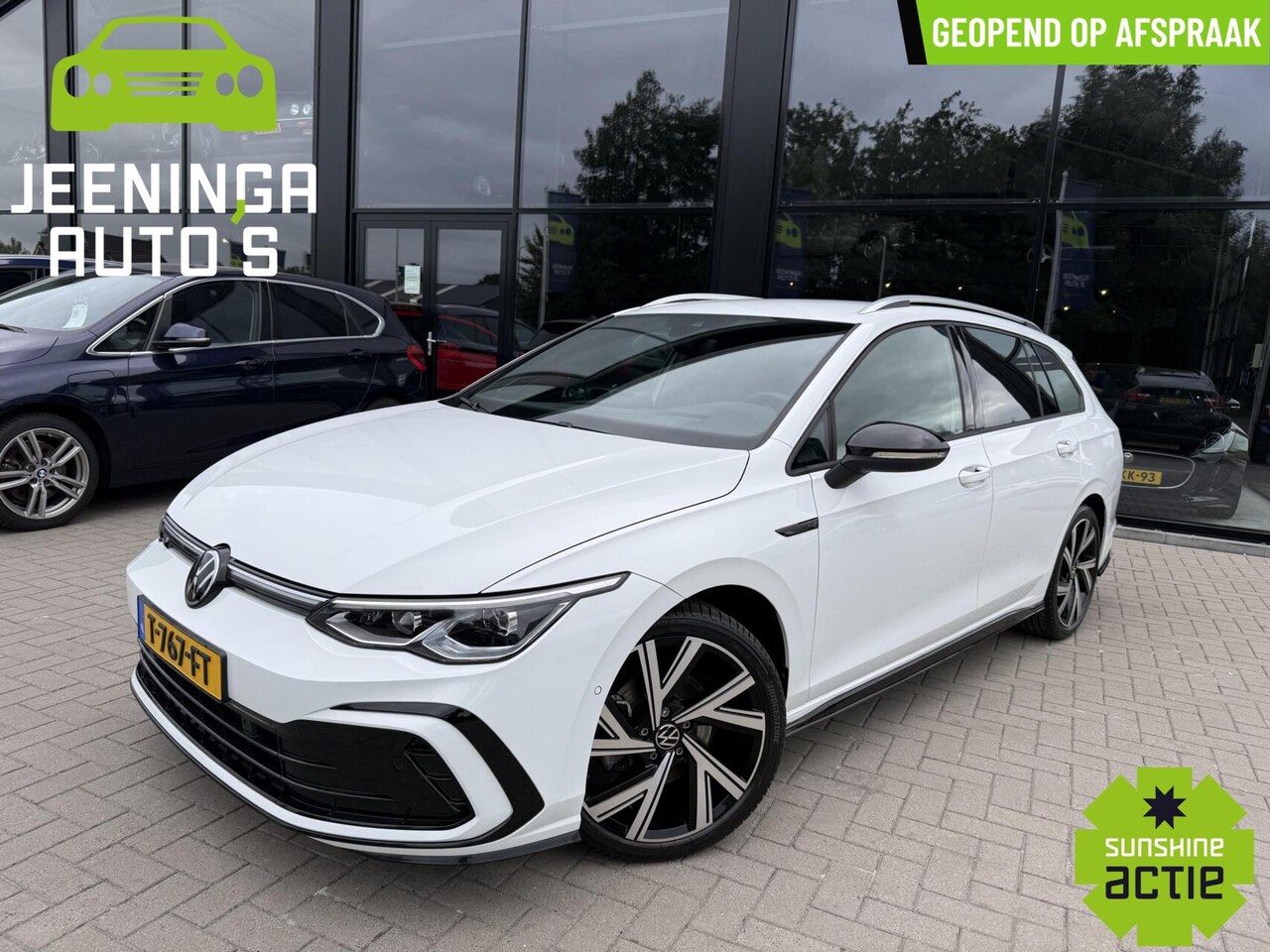 Volkswagen Golf Variant - 1.5 eTSI R-Line Business|ACC|Camera|AppleCarPlay|Stuurverwarming|ElekTrekhaak - AutoWereld.nl