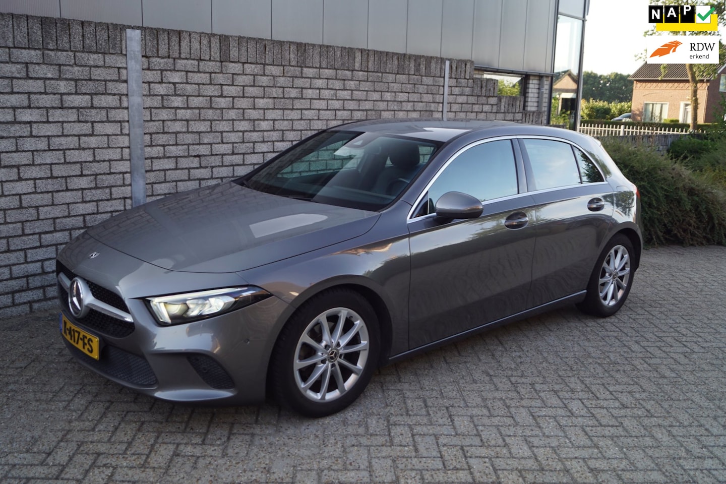 Mercedes-Benz A-klasse - 180 Advantage Autom Half Leder Sportst Stoelverw Navi Camera Clima Apple Carplay Cruis 2x - AutoWereld.nl