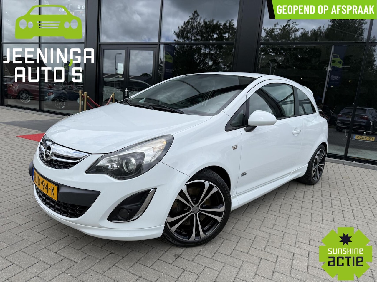 Opel Corsa - 1.6-16V T Color Edition|Stoelverwarming|Airco|Stuurverwarming|PDC - AutoWereld.nl