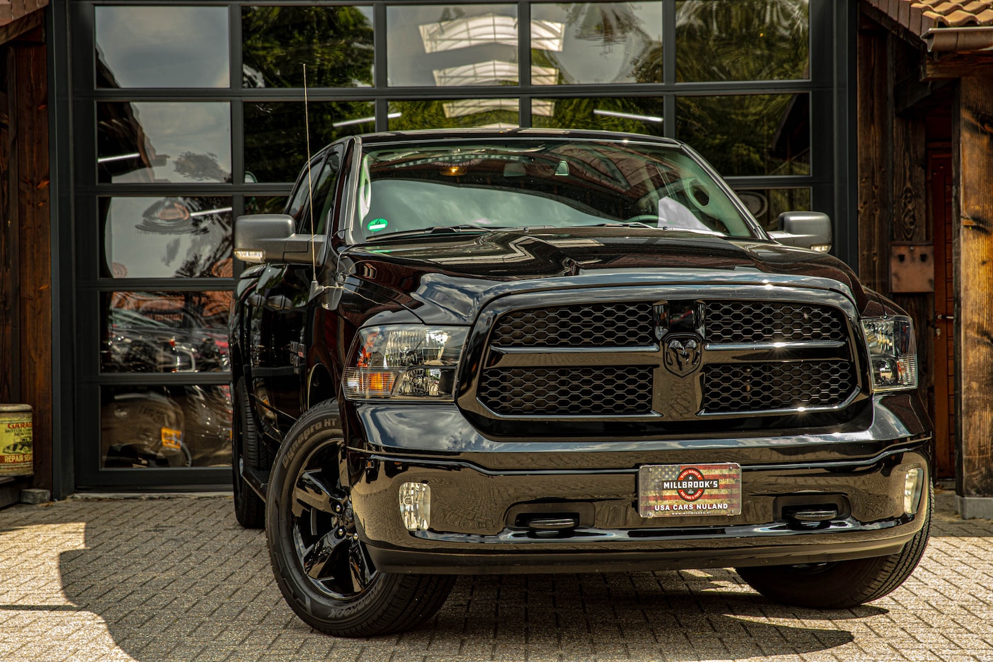 Dodge Ram - Dodge classic v8 | stoel verw | stuur verw | - AutoWereld.nl