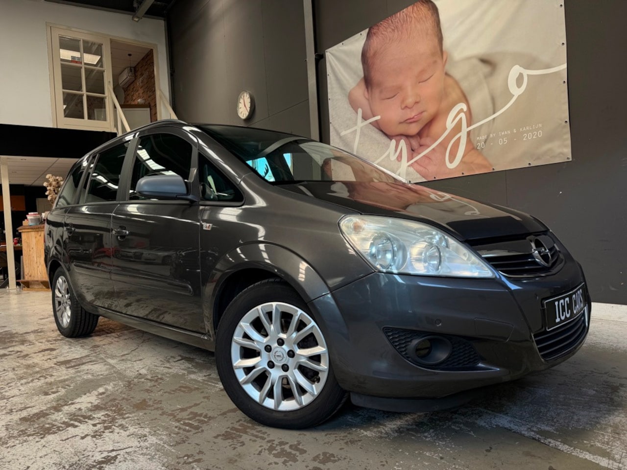 Opel Zafira - 1.8 Cosmo 1.8 Cosmo, 7 zitplaatsen, airco, nwe banden - AutoWereld.nl