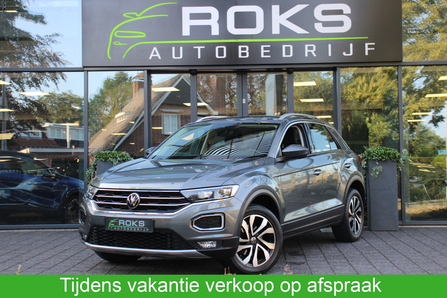 Volkswagen T-Roc - 1.5 TSI Navi/Camera/keyless/Sfeerverlichting/Virtual/Led/17Inch - AutoWereld.nl