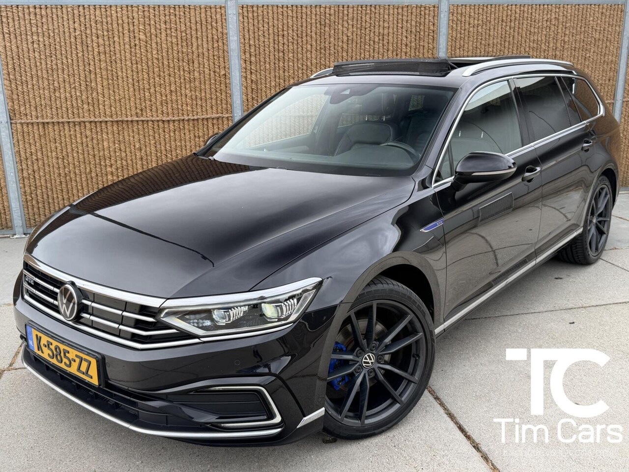 Volkswagen Passat Variant - 1.4 TSI PHEV GTE Business Automaat | Leren bekleding | Panoramadak | Elektrisch verstelbar - AutoWereld.nl