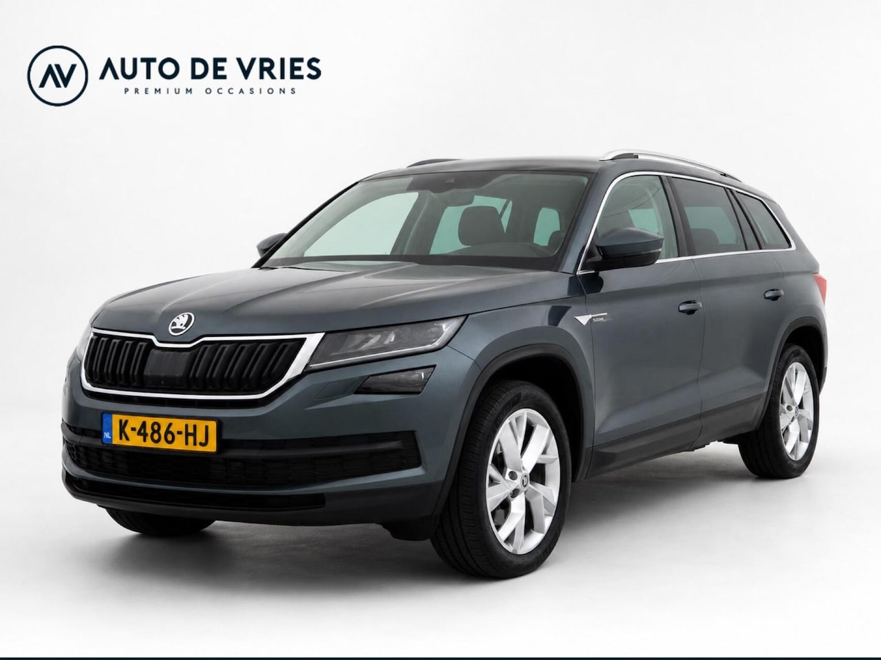Skoda Kodiaq - 2.0 TSI DSG 180pk 4x4 Style Business Automaat | ECC | Carplay | Panoramadak | Trekhaak - AutoWereld.nl
