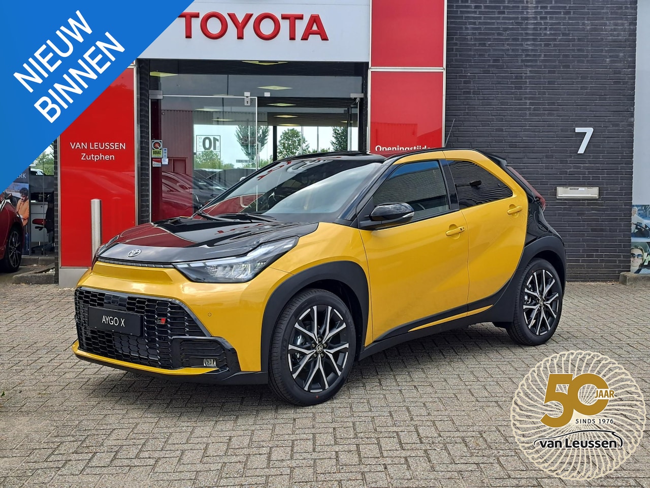 Toyota Aygo X - Hybrid 115 GR Sport NIEUW IN DE SHOWROOM DIRECT LEVERBAAR 18'' LM-VELGEN PDC STOELVERWARMI - AutoWereld.nl