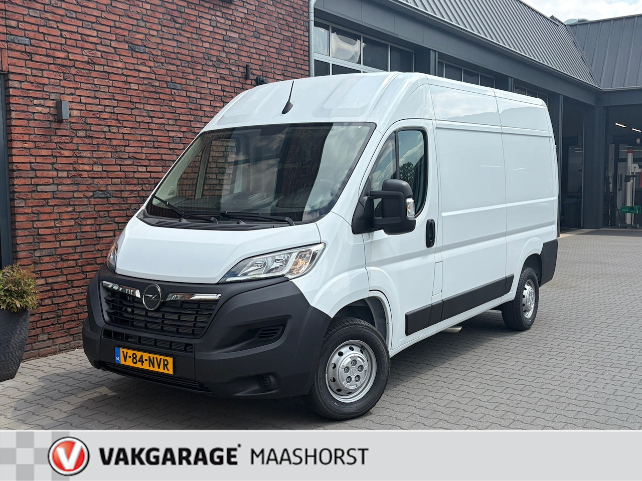 Opel Movano - 2.2D 140 S&S L2H2 3.3t - AutoWereld.nl