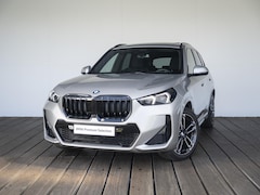 BMW X1 - xDrive30e | M Sportpakket Pro | Innovation Pack | Travel Pack | 19 inch | Stuurwielrand ve
