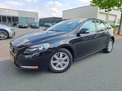 Volvo V40 Cross Country - 2.0 D2 Momentum AUTOMAAT/CLIMA/NAVI/PDC