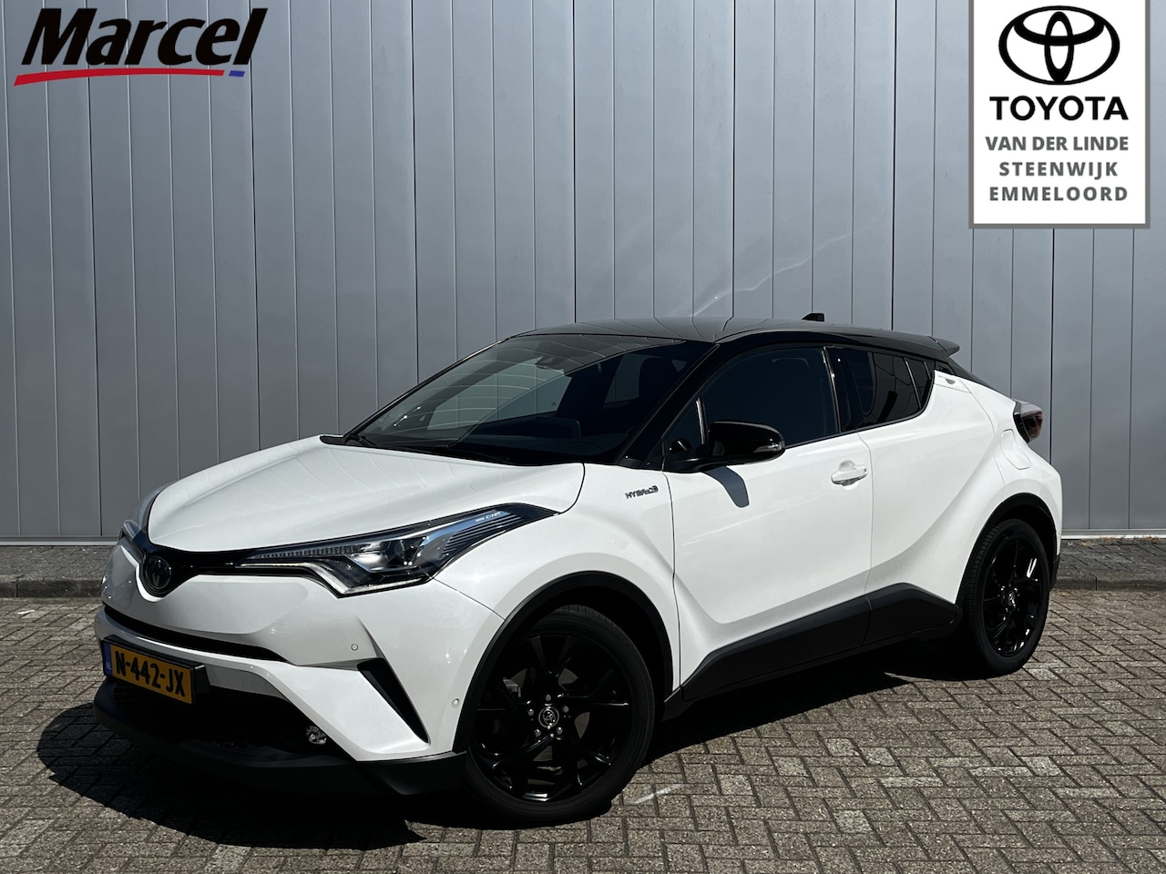 Toyota C-HR - 1.8 Hybrid Executive Bi-Tone Trekhaak PDC BSM - AutoWereld.nl