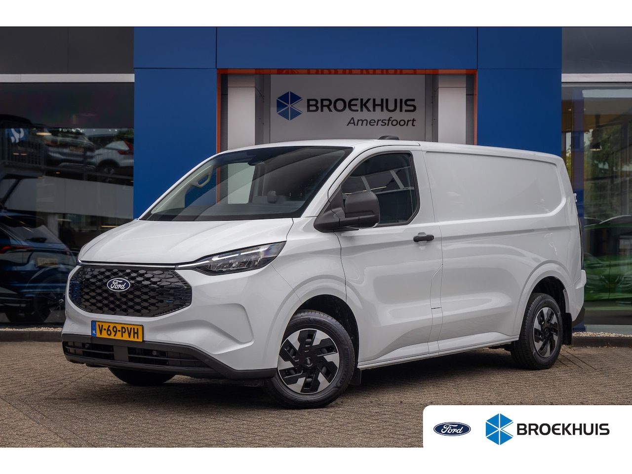Ford E-Transit Cust. - 320 L1H1 Trend 71 kWh | Achteruitrijcamera | Stoel- Stuurverwarming | Apple Carplay/Androi - AutoWereld.nl