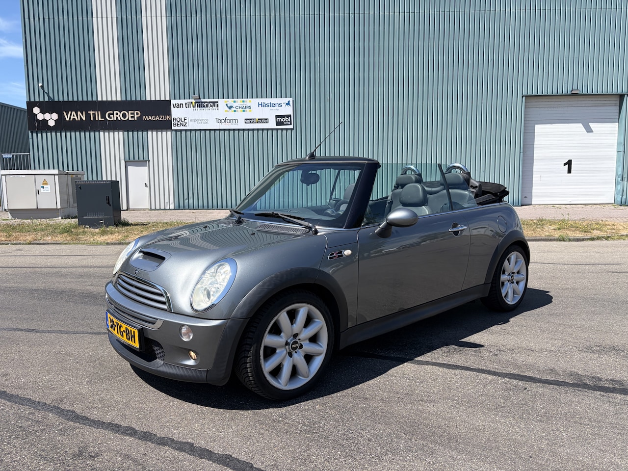 MINI Cabrio - 1.6i Cooper S Chili 6-Bak 170 PK. Zeer leuke auto van de tweede eigenaar met slechts 141.0 - AutoWereld.nl