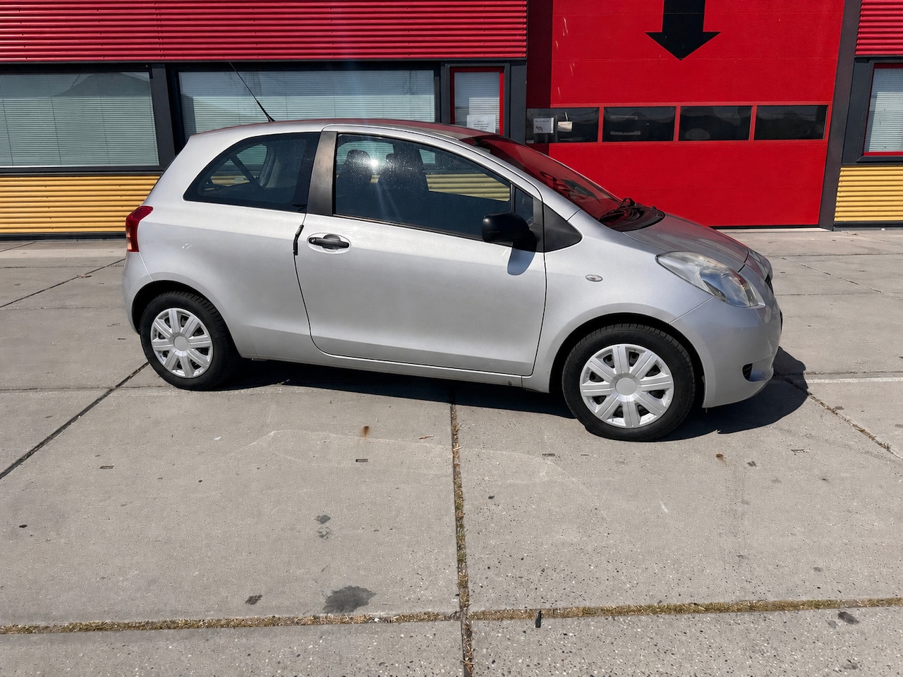 Toyota Yaris - 1.0 VVT-i – Slechts 66.000 km – Eerste eigenaar – Nieuw APK! - AutoWereld.nl