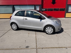 Toyota Yaris - 1.3 VVT-i – Slechts 66.000 km – Eerste eigenaar – Nieuw APK