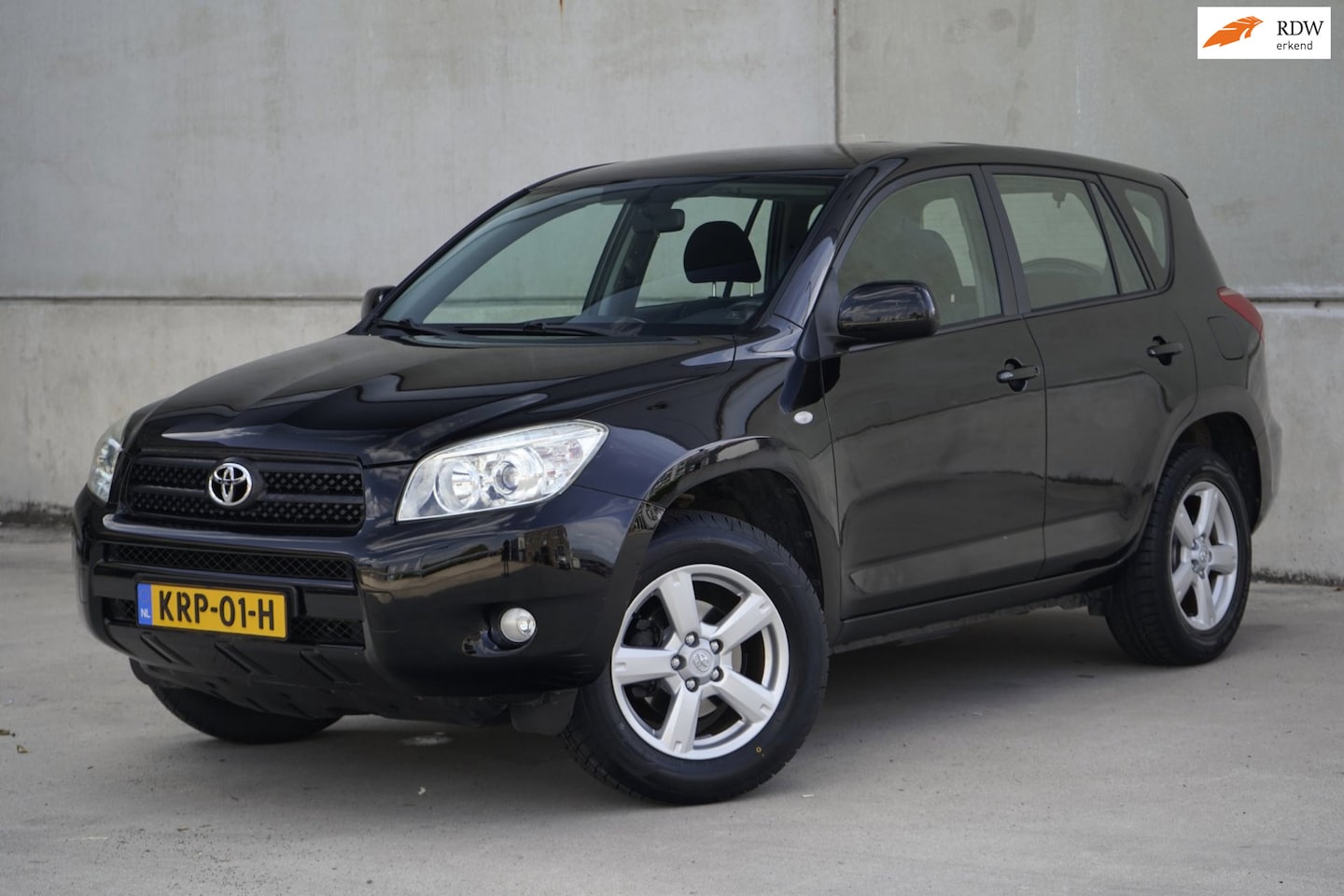 Toyota RAV4 - 2.0 VVTi Linea Sol 2.0 VVTi Linea Sol, Automaat, Trekhaak, Airco - AutoWereld.nl