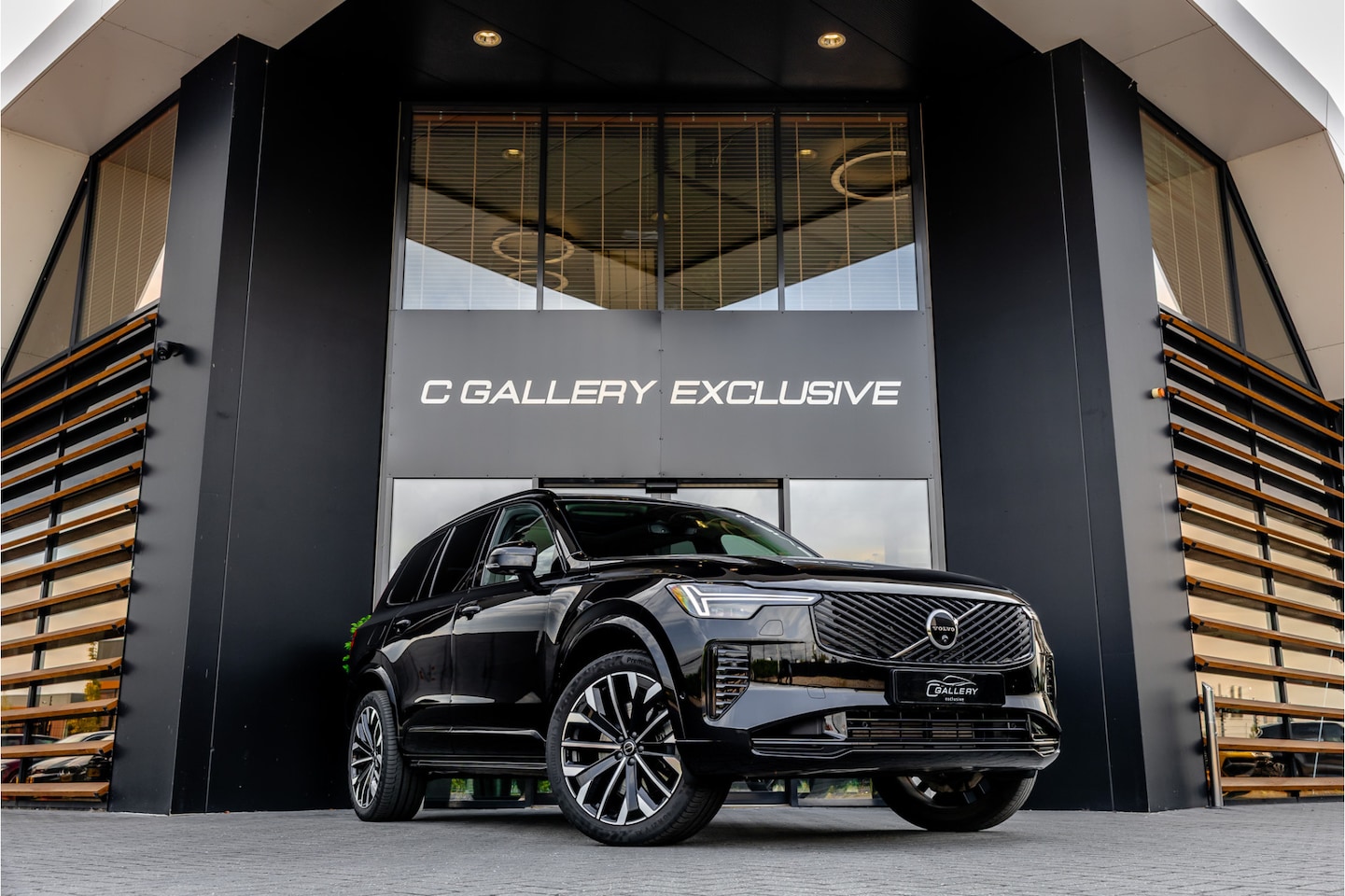 Volvo XC90 - 2.0 T8 Plug-in hybrid AWD Plus Bright - Panorama | H&K | Memory | 360 Camera - AutoWereld.nl