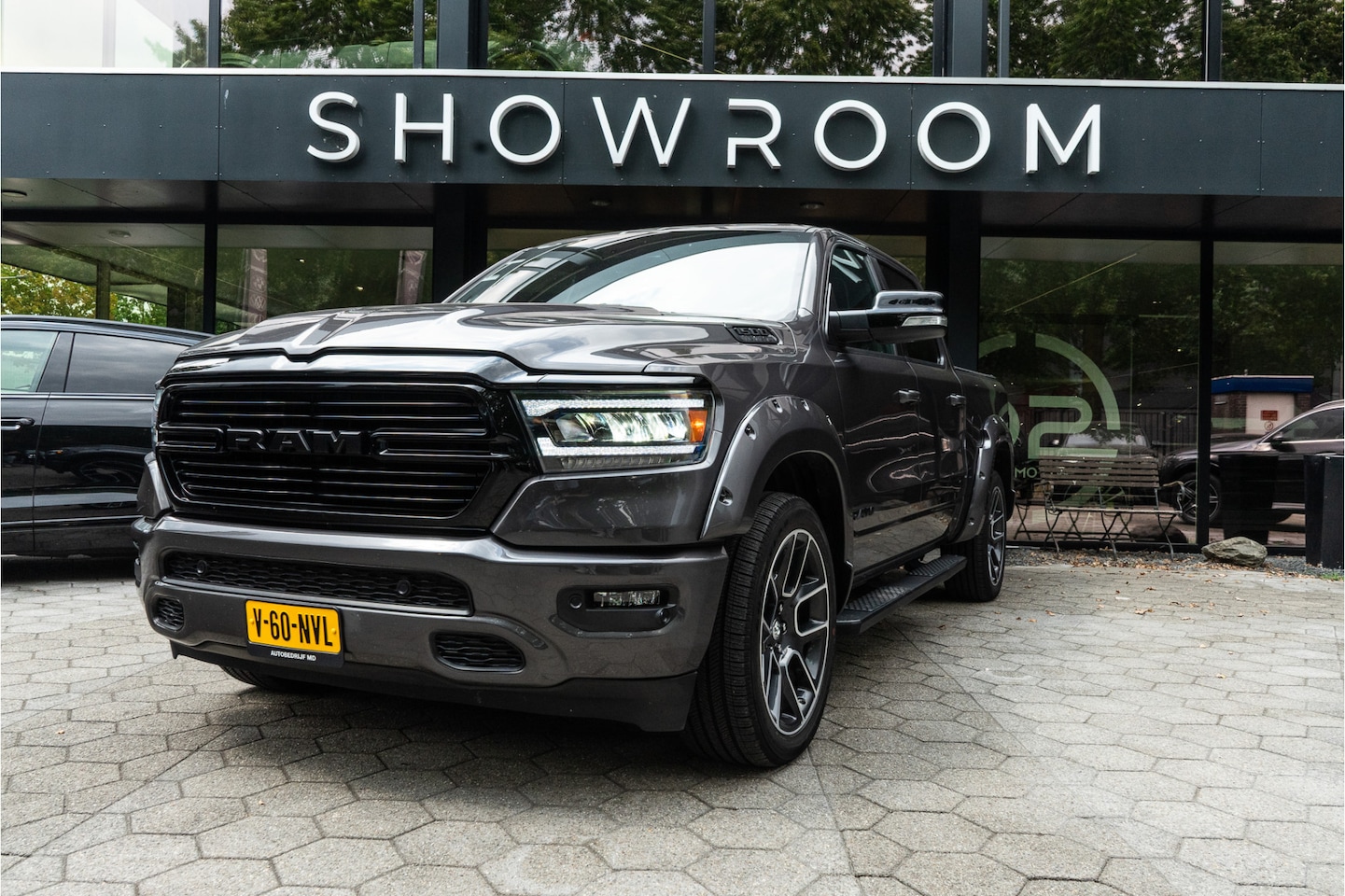 Dodge Ram 1500 - 5.7 V8 4x4 Crew Cab Laramie 402PK | Excl. BTW | Pano | Prins LPG G3 - AutoWereld.nl