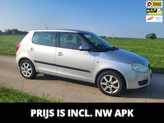 Skoda Fabia - 1.2-12V Ambiente 5drs nieuwe APK 17-05-2027