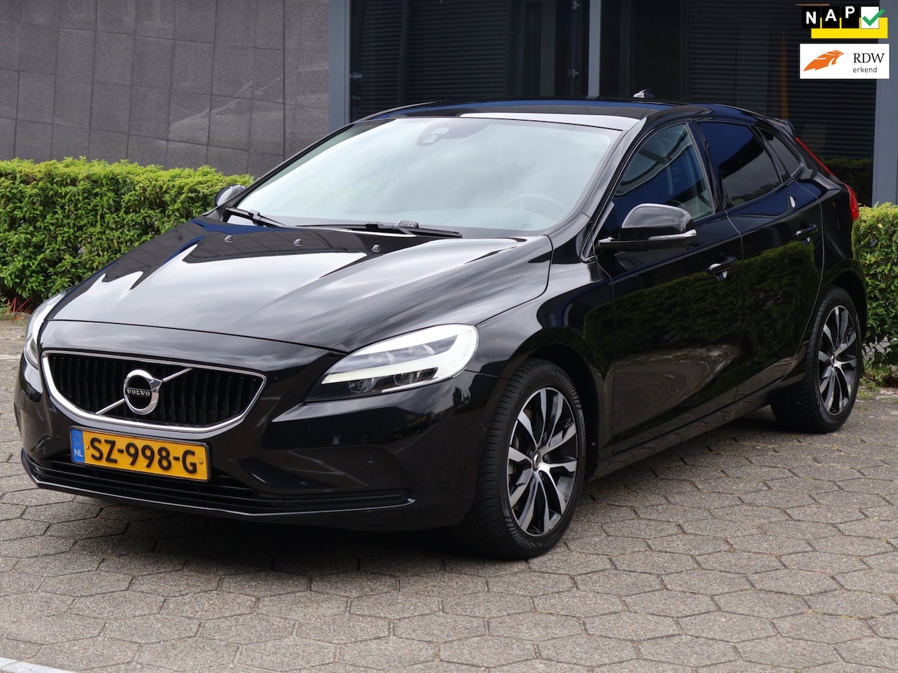Volvo V40 - 1.5 T3 Dynamic Edition|Keyless|Autopark|Camera|NAP|Pano - AutoWereld.nl