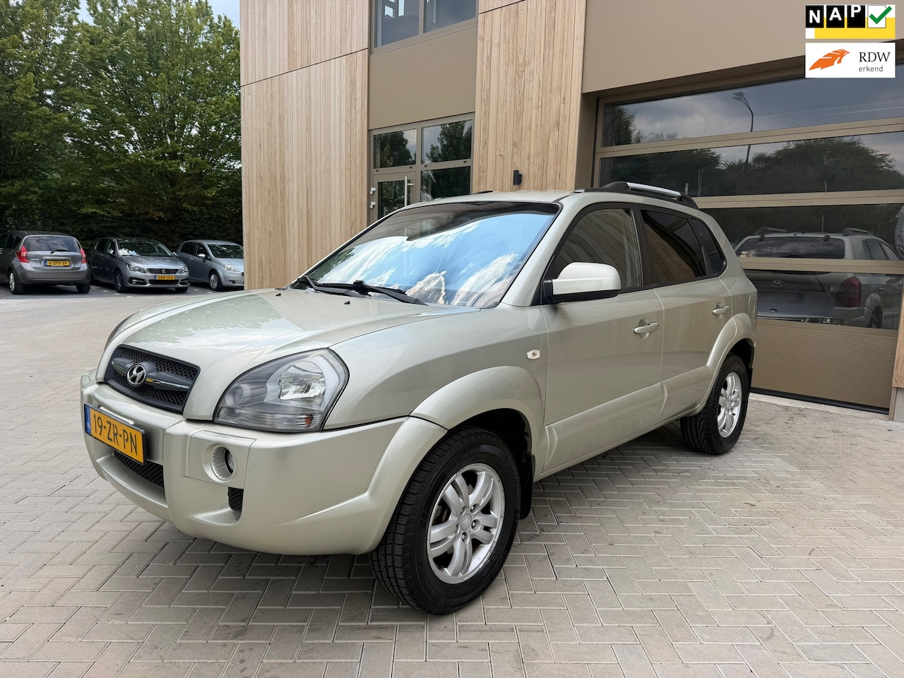 Hyundai Tucson - 2.0i Style Supreme 5DRS|Clima|Stoelverwarming|Parkeersensoren|trekhaak|Nieuwe APK - AutoWereld.nl