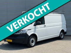Volkswagen Transporter - 2.0 TDI L2H1 Airco/ Carplay/ Cruise/ Trekhaak/ PDC/ Imperiaal