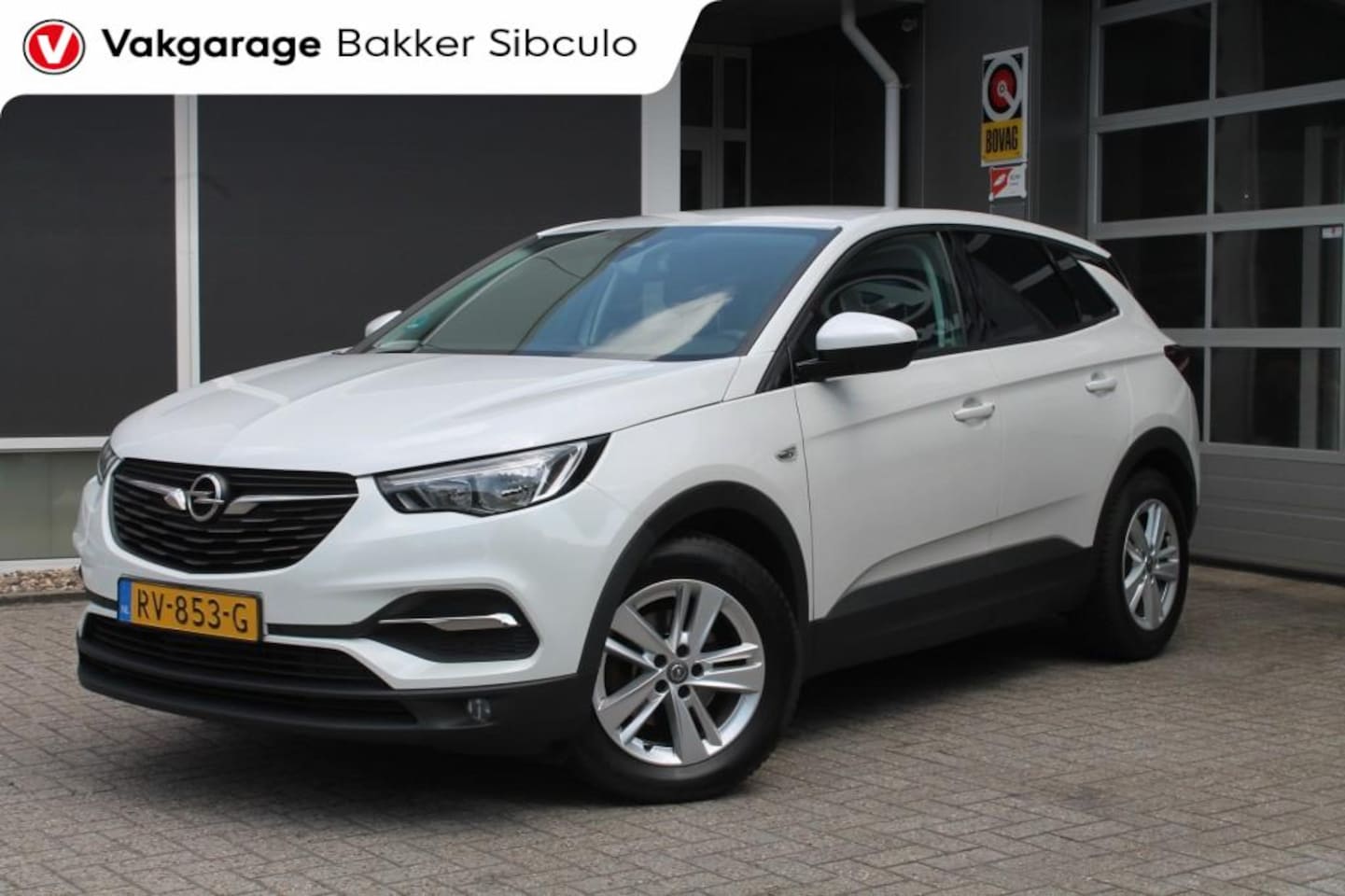 Opel Grandland X - 1.2 TURBO ONLINE EDITION AIRCO NAVI TREKHAAK - AutoWereld.nl