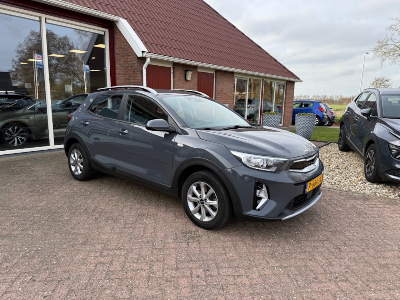 Kia Stonic - 1.0 T-GDI MHEV DYNAMIC LINE Orig. NL/Camera/Trekhaak/Cruise Control/Navigatie - AutoWereld.nl