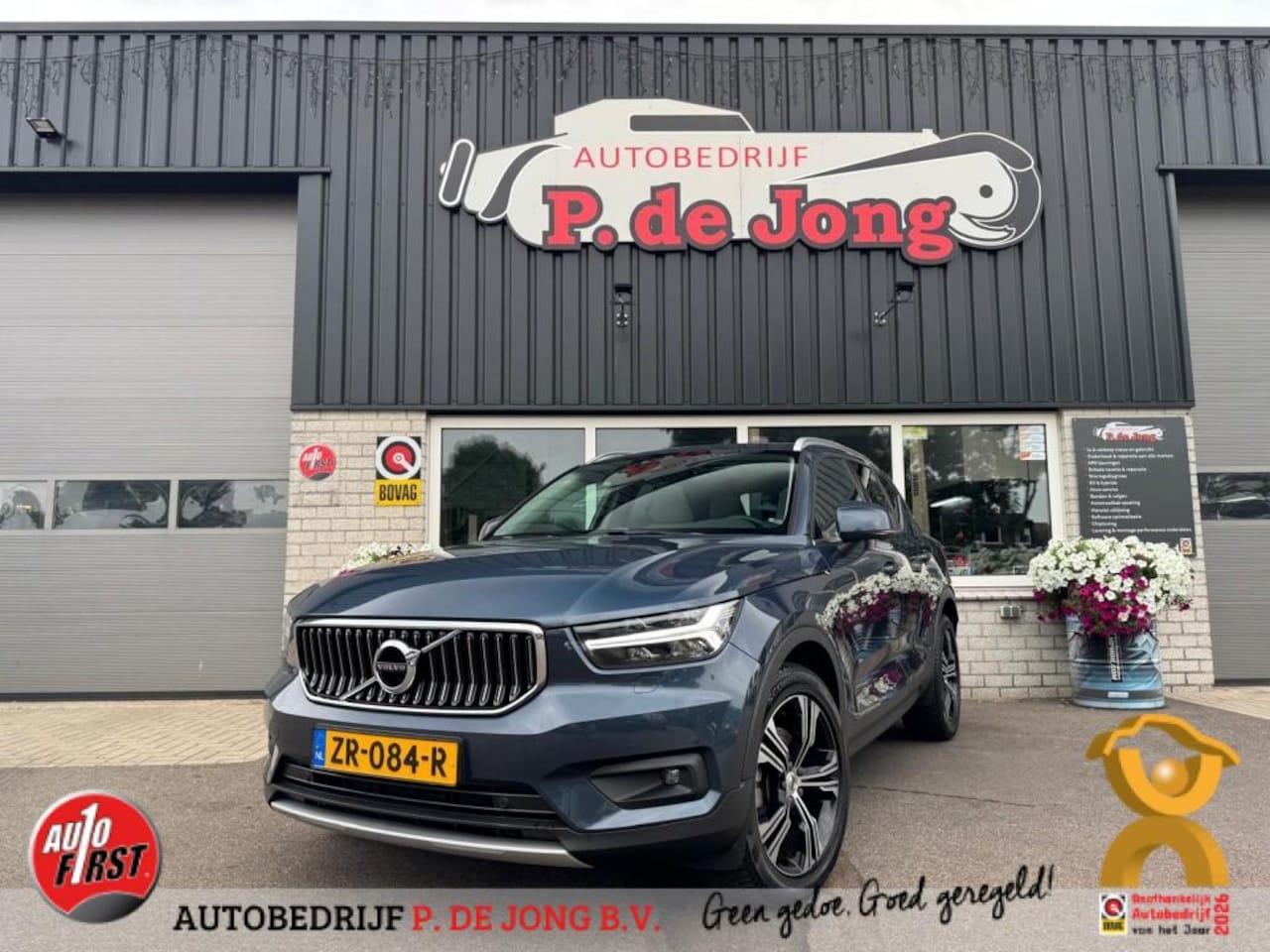 Volvo XC40 - 2.0 T4 AWD Inscription 1e eigenaar origineel NL Panoramadak Stoelverwarming Camera - AutoWereld.nl