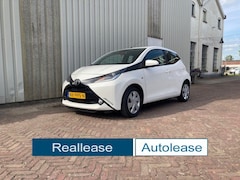 Toyota Aygo - 1.0 VVT-i X-play Achteruitrijcamera Airco apple car play android auto