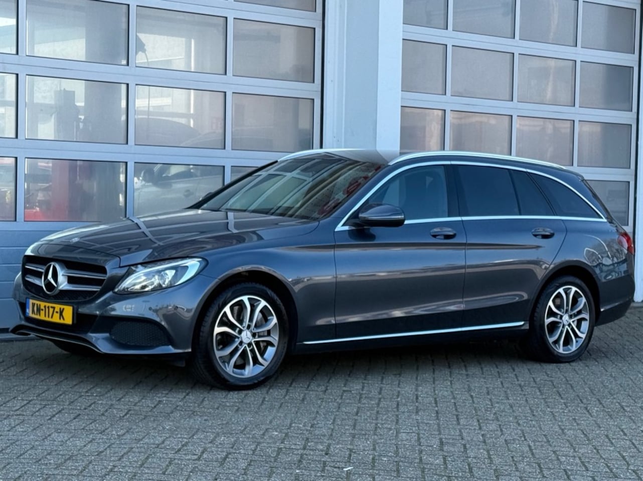 Mercedes-Benz C-klasse - C350e Lease Edition Navi Camera Burmester Luchtvering - AutoWereld.nl
