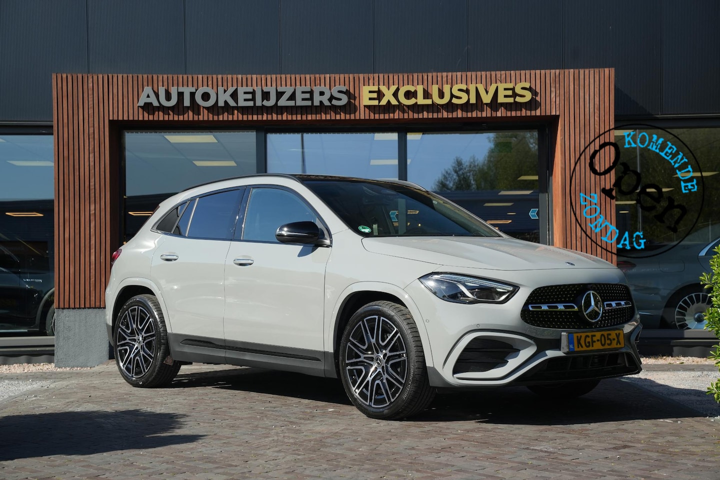 Mercedes-Benz GLA-Klasse - 200 AMG Line Panoramadak Adapt. Cruise AMG Pakket Ambient Wide Screen - AutoWereld.nl