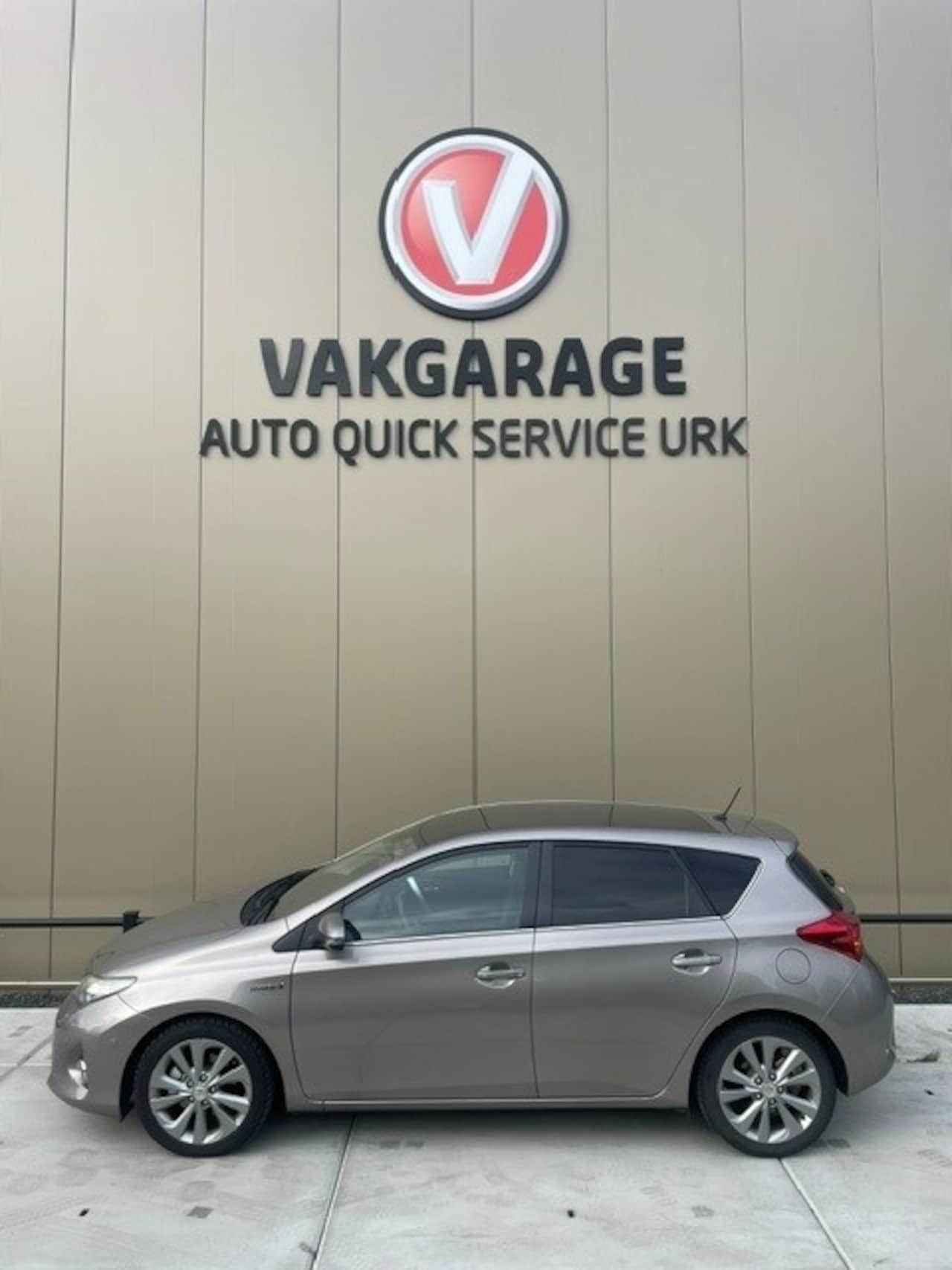 Toyota Auris - 1.8 Hybrid Lease Pro 1.8 Hybrid Lease Pro - AutoWereld.nl