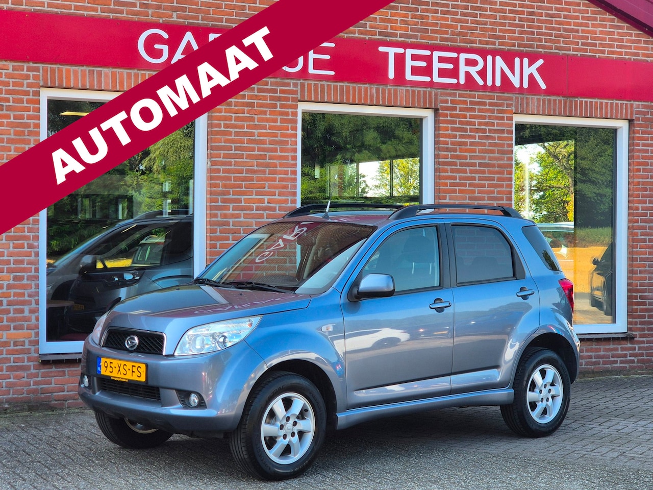 Daihatsu Terios - 1.5-16v Exclusive 4x4 105PK 5drs AUTOMAAT airco, elektr.ramen, lmv, trekhaak, radio/cd - AutoWereld.nl