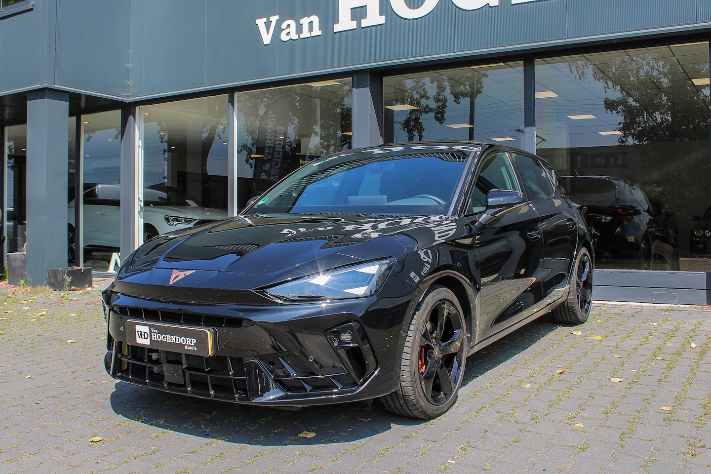 CUPRA Leon - 1.5 eTSI Business Edition NAVI CAMERA SFEER - AutoWereld.nl