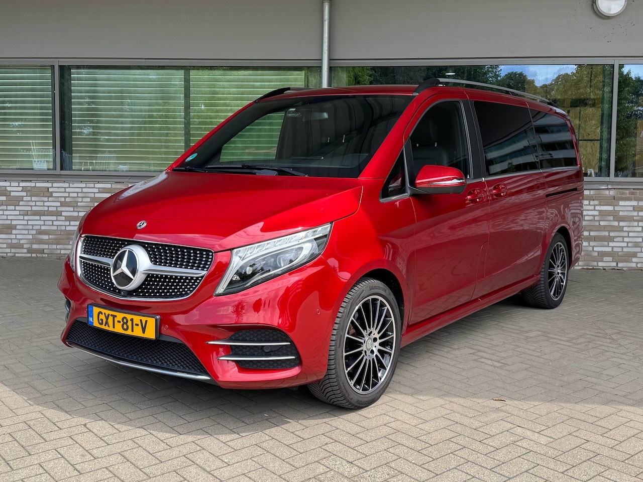 Mercedes-Benz V-klasse - 300d Lang Exclusive (7-Persoons / Panoramadak / Burmester) - AutoWereld.nl