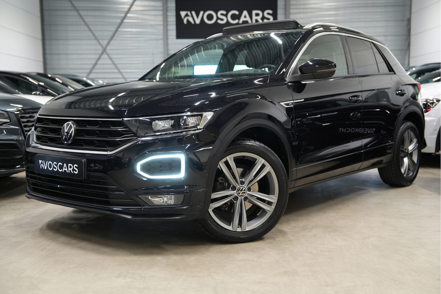 Volkswagen T-Roc - 1.5 TSI 3x R-Line DSG * Pano - Virtual - Keyless - Camera - ACC - Lane - Blind Spot - App - AutoWereld.nl