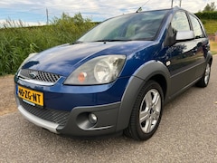 Ford Fiesta - 1.4-16V Crossroad, Dealer en Specialist onderhouden, Airco, LM Vlg