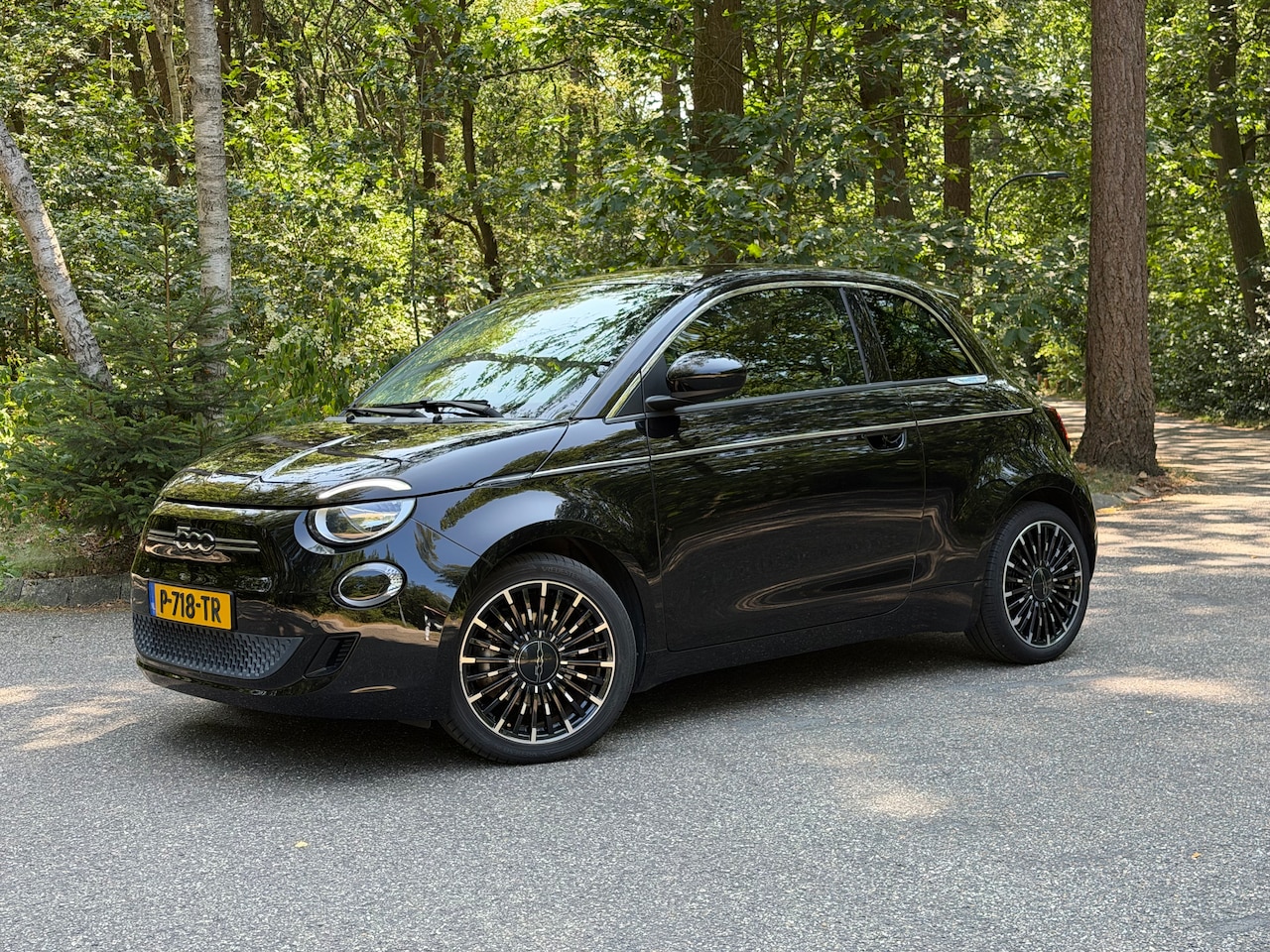 Fiat 500 - 3+1 Icon Luxe l 2x PDC l Camera l 3 fase - AutoWereld.nl