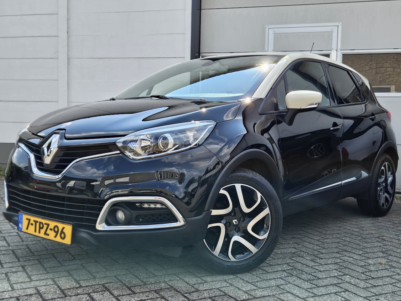 Renault Captur - 0.9 TCe Expression /Dealer Onderhouden/Trekhaak! - AutoWereld.nl