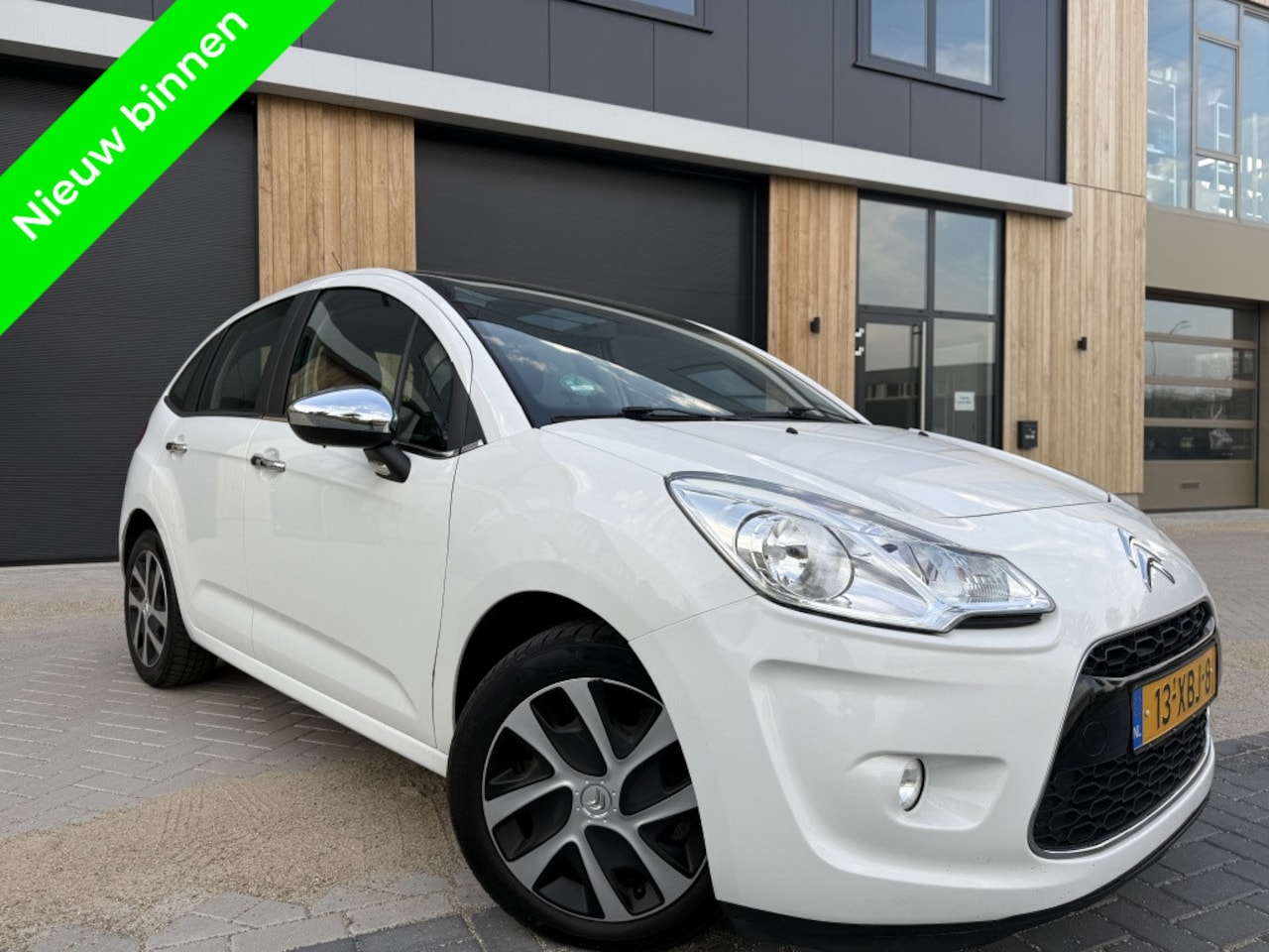 Citroën C3 - 1.6 eHDi Pano|Clima|Cruise|Lage Km - AutoWereld.nl