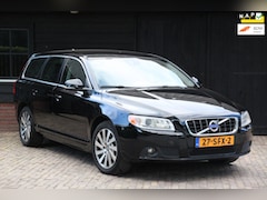 Volvo V70 - 1.6 T4 Limited Edition Xenon/Leer/Parkeersensor/Apk 06-2027