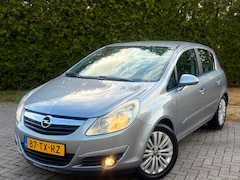 Opel Corsa - 1.4-16V Cosmo