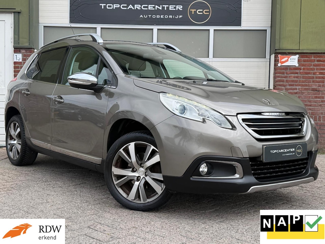 Peugeot 2008 - 1.6 VTi Féline/PANO/TREKH/PARKS/NAVI/APK/NAP - AutoWereld.nl