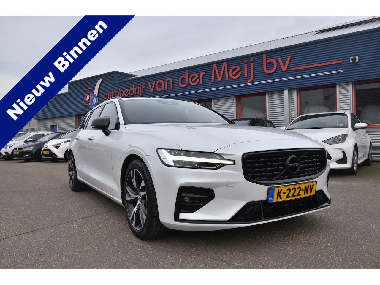Volvo V60 - 2.0 B4 R-Design 2.0 B4 R-Design , VIRTUAL COCKPIT , NAVI ,ST + STUUR VERW , LED KOPL  , - AutoWereld.nl